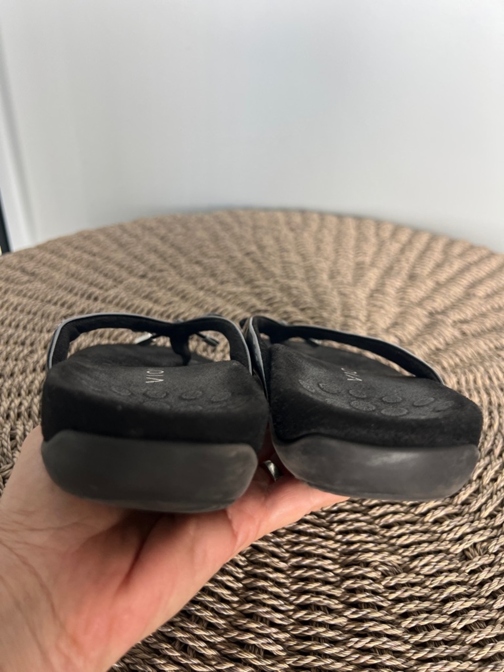 Vionic Black Bella Toe Thong Sandal size 6.5 - Picture 9 of 11